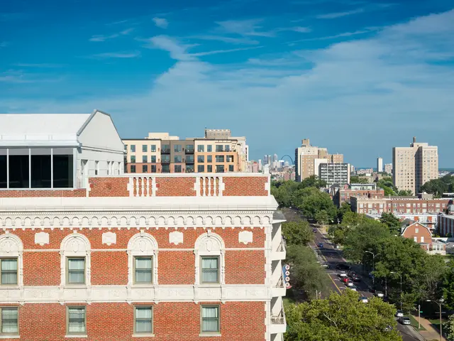 A Free Night in St Louis!